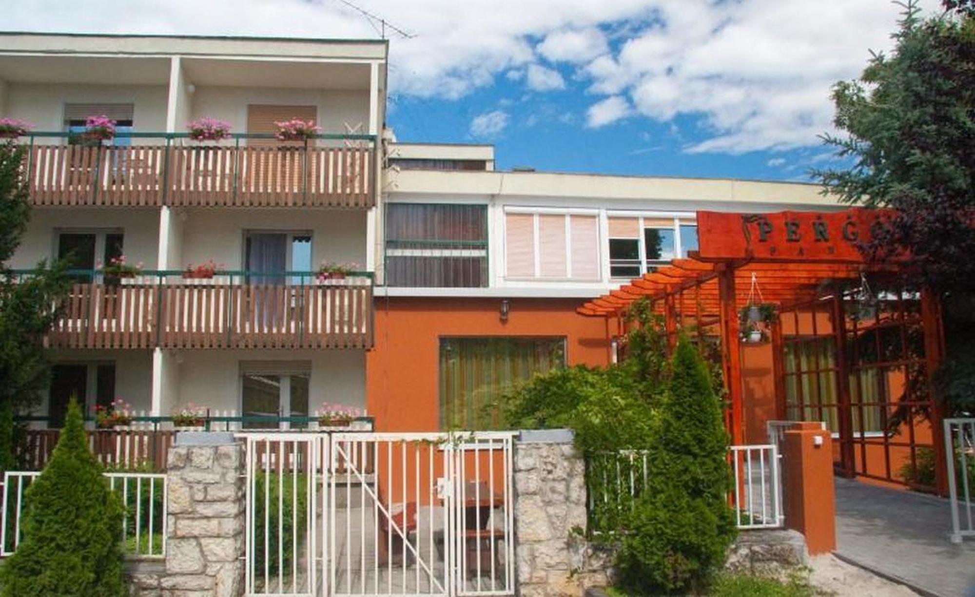 Hotel Pergola Panzio Balatonföldvár Zewnętrze zdjęcie